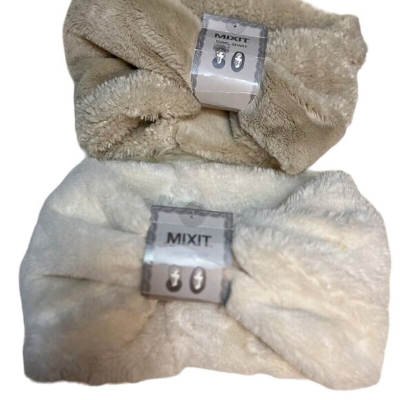 Women Cozy Scarf  / One Size / Snowdrift SET OF 2 ONE BROWN ONE BEIGE  New - Picture 1 of 16